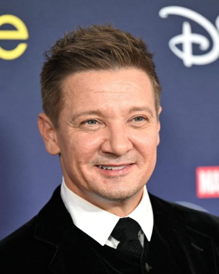 La star de Marvel Jeremy Renner partage une vidéo de rééducation après un accident de chasse-neige - WDW News Today 83 La star de Marvel Jeremy Renner partage une vidéo de rééducation après un accident de chasse-neige - WDW News Today - 82