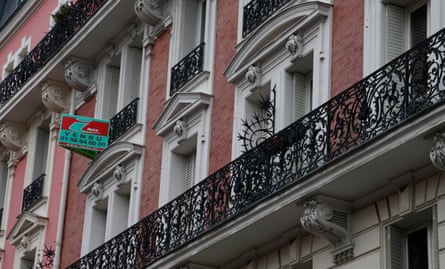 Jusqu'où iront les prix de l'immobilier ? Leçons du Royaume-Uni, des États-Unis, d'Europe et d'ailleurs | Prix des maisons 6 Vue de la façade d'un immeuble à Asnières-sur-Seine, en banlieue parisienne, en 2013.