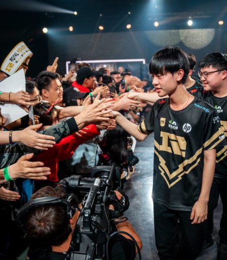 RNG a re-signé une star de soutien vétéran à sa liste de Ligue - 59