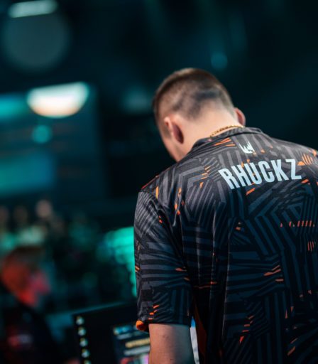La réinitialisation pré-printemps de Fnatic verrait plus de joueurs, l'entraîneur-chef abandonné dans un énorme remaniement 58 La réinitialisation pré-printemps de Fnatic verrait plus de joueurs, l'entraîneur-chef abandonné dans un énorme remaniement - 57