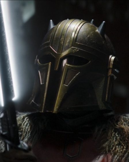 Emily Swallow, de The Mandalorian, apprécie la mystérieuse histoire de l'armurier - Looper - 19
