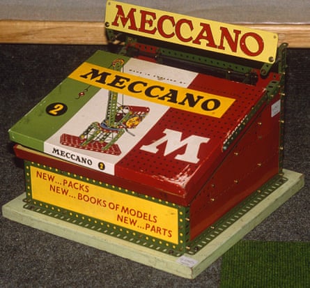 La dernière usine Meccano dédiée au monde ferme ses portes en France | Secteur manufacturier 1 Une rare boîte ancienne de Meccano aux enchères chez Christie's