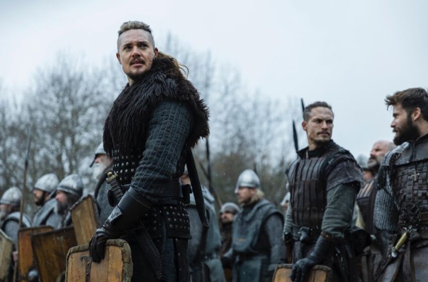 Le Dernier Royaume revient, Alys Rivers arrive, et plus encore 3 Image : Netflix/Carnival Films. Uhtred (Alexander Dreymon), Sihtric (Arnas Fedaravicius), et Finan (Mark Rowley)
 ;