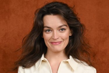 Les indices d'Emma Mackey (Maeve) Sex Education La saison 4 pourrait être sa dernière dans une nouvelle interview. - 19