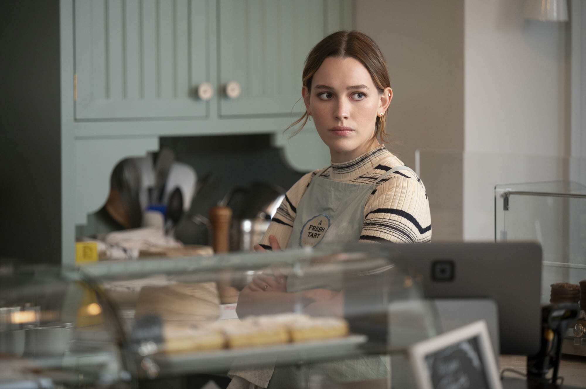 Love (Victoria Pedretti) est-elle vivante dans la saison 4 de You ? Une nouvelle bande-annonce révèle son retour 2 Love (Victoria Pedretti) est-elle vivante dans la saison 4 de You ? Une nouvelle bande-annonce révèle son retour - 1