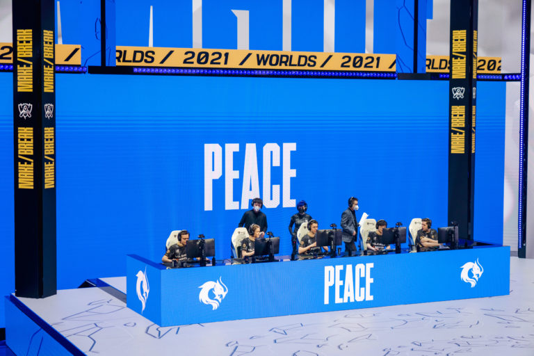 L'équipe LoL de PEACE est retirée du LCO après avoir violé l'accord de participation de l'équipe 2 L'équipe LoL de PEACE est retirée du LCO après avoir violé l'accord de participation de l'équipe - 1