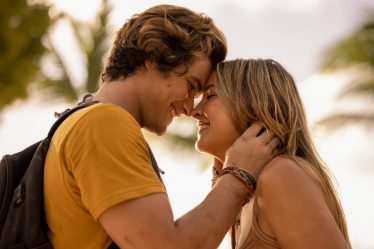 Sont Outer Banks Madelyn Cline et Chase Stokes sortent-ils toujours ensemble ? - 15