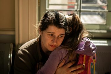 Souvenirs et douleur dans les sacs à dos des enfants ukrainiens – Sciences et Avenir - 5