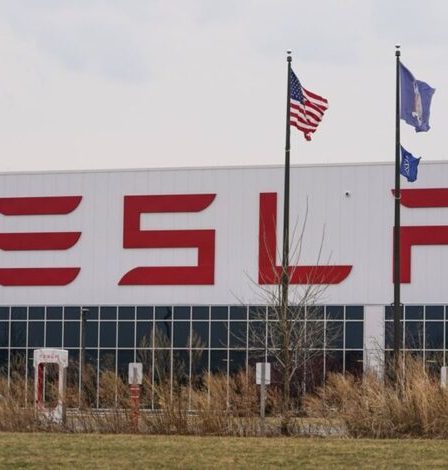 Tesla est mécontent des conditions de travail 2 Tesla est mécontent des conditions de travail - 1