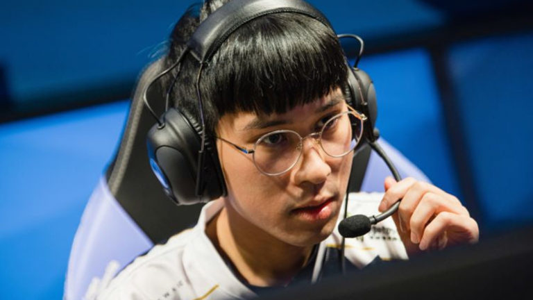 Problèmes de visa résolus : FlyQuest est enfin en mesure de proposer une gamme complète lors de la semaine 5 du segment de printemps LCS - 1