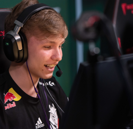 CS:GO prodigy m0NESY renverse s1mple alors que G2 marche sur NAVI - 63