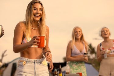 'Outer Banks' Titres, réalisateurs et scénaristes des épisodes de la saison 3 révélés - 8