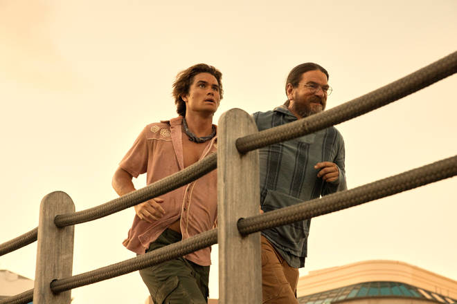 Outer Banks heure de sortie de la saison 3: voici à quelle heure elle sort sur Netflix 4 John B retrouve son père Big John dans Outer Banks saison 3