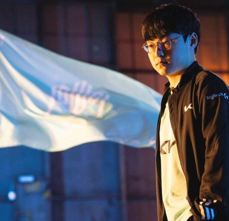 ShowMaker prépare une nouvelle construction bizarre d'Ezreal sur la voie médiane pour les séries éliminatoires de LCK 8 ShowMaker prépare une nouvelle construction bizarre d'Ezreal sur la voie médiane pour les séries éliminatoires de LCK - 7