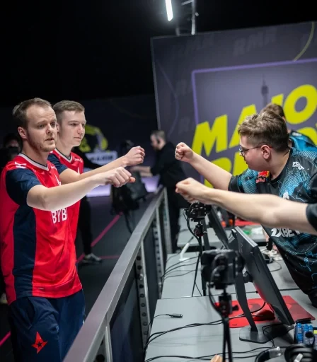 Les fans de CS:GO sont convaincus qu'Astralis aurait dû laisser tomber un joueur au lieu de Xyp9x - 37
