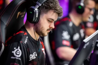 FaZe se venge exactement de CS:GO Nemesis pour survivre au BLAST Paris Major - 17