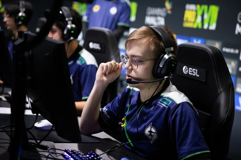 "Explosez-le": l'analyste de NA CS:GO en a assez du projet Evil Geniuses 2 "Explosez-le": l'analyste de NA CS:GO en a assez du projet Evil Geniuses - 1