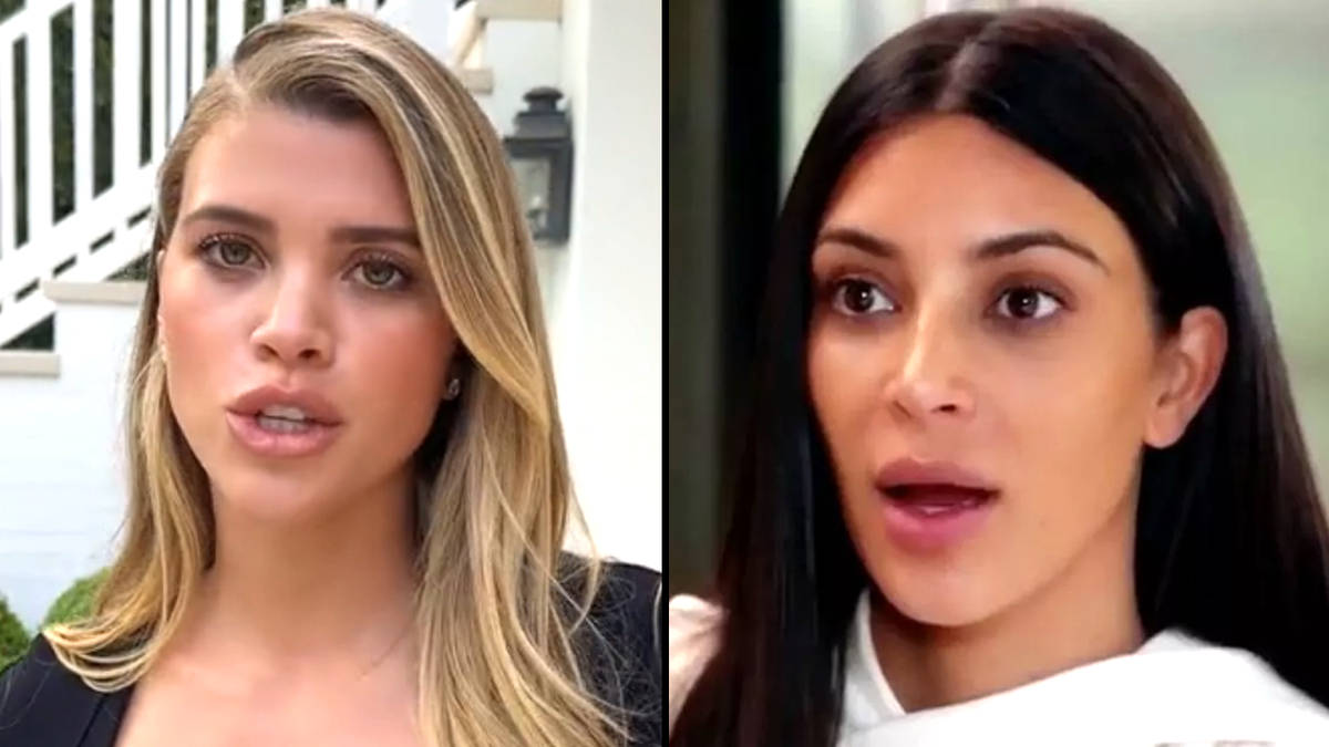 La génération Z déclare à nouveau les séparations latérales cool grâce au look viral de Sofia Richie 2 La génération Z déclare à nouveau les séparations latérales cool grâce au look viral de Sofia Richie - 1
