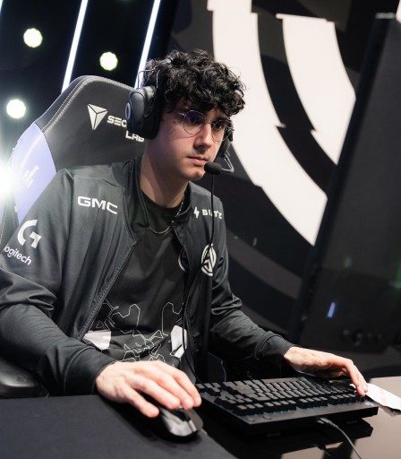 Jusqu'à présent, un seul match a atteint la barre des six chiffres lors du segment d'été des LCS 2023 22 Jusqu'à présent, un seul match a atteint la barre des six chiffres lors du segment d'été des LCS 2023 - 21