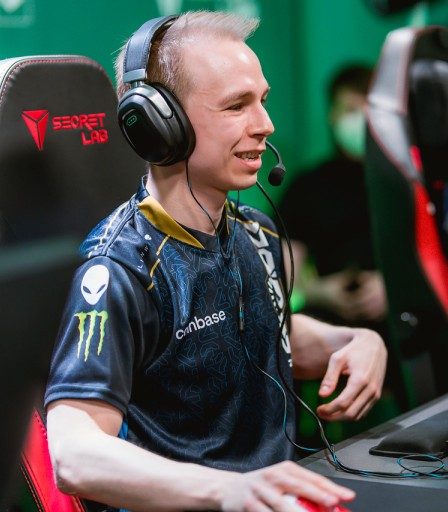 La star nord-américaine de CS:GO, EliGE, signe avec Complexity après l'échec de l'accord avec Evil Geniuses 73 La star nord-américaine de CS:GO, EliGE, signe avec Complexity après l'échec de l'accord avec Evil Geniuses - 72