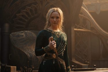 La star de Rings of Power pèse sur le contrecoup de la saison 1 - 5