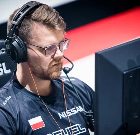 FaZe Clan aurait fait appel à la légende polonaise CS:GO pour un rôle d'entraîneur avant l'IEM Cologne 119 FaZe Clan aurait fait appel à la légende polonaise CS:GO pour un rôle d'entraîneur avant l'IEM Cologne - 118