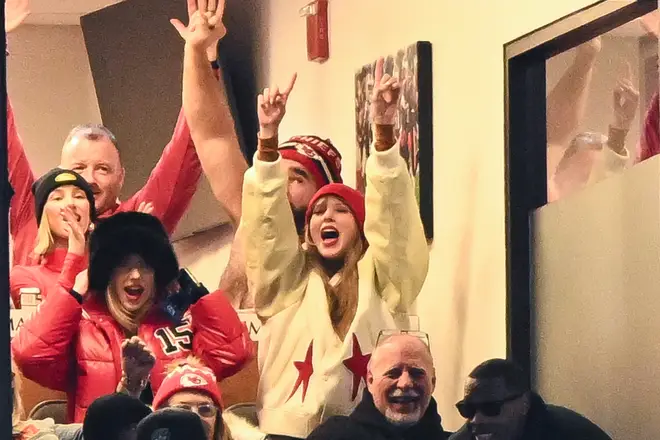 Travis Kelce dénonce des commentaires « irrespectueux » après que Taylor Swift ait assisté à un match de football... 4 Taylor Swift regarde le match des Chiefs de Kansas City contre les Bills de Buffalo
