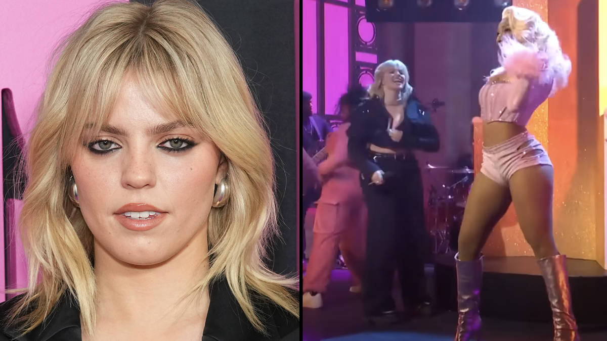 Reneé Rapp a habilement évité un dysfonctionnement de sa tenue lors de la performance de SNL 2 Reneé Rapp a habilement évité un dysfonctionnement de sa tenue lors de la performance de SNL - 1