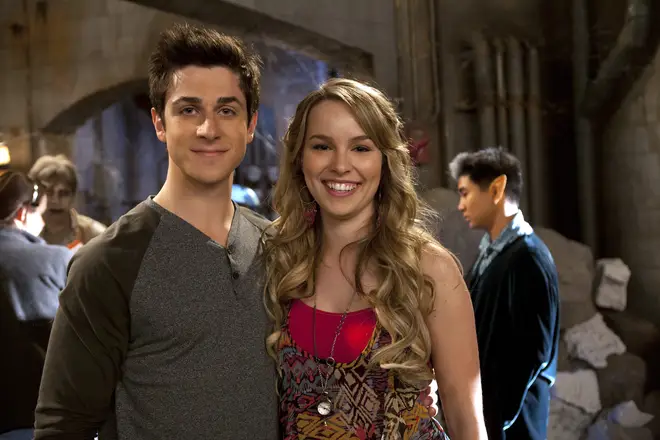 L'incroyable parcours de carrière de Bridgit Mendler laisse les fans stupéfaits 4 Bridgit Mendler a joué Juliette dans Les Sorciers de Waverly Place