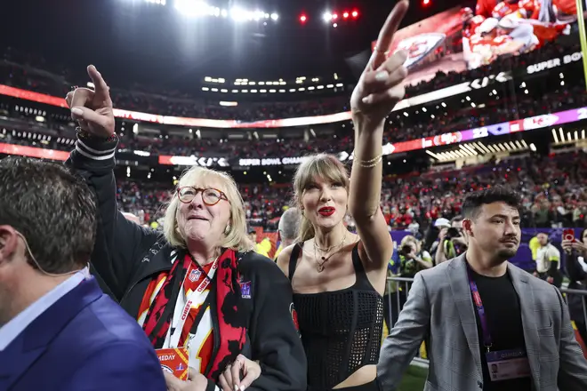 La mère de Travis Kelce a des mots mignons pour le dernier album de Taylor Swift 4 Donna Kelce a qualifié Taylor Swift de « femme très talentueuse »