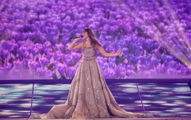 Chaque tenue que Taylor Swift porte lors de la tournée Eras 29 Taylor Swift avait une nouvelle robe « Speak Now » pour Paris