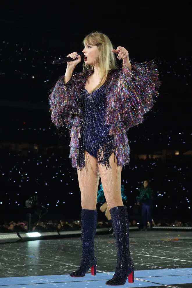 Chaque tenue que Taylor Swift porte lors de la tournée Eras 49 Elle portait quatre looks amusants « Midnights »
