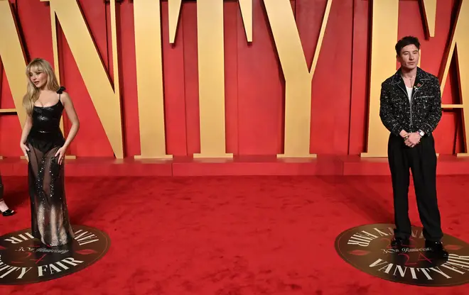 Chronologie complète de la relation entre Barry Keoghan et Sabrina Carpenter 11 Barry Keoghan et Sabrina assistent à l'after-party de Vanity Fair séparément, mais ensemble