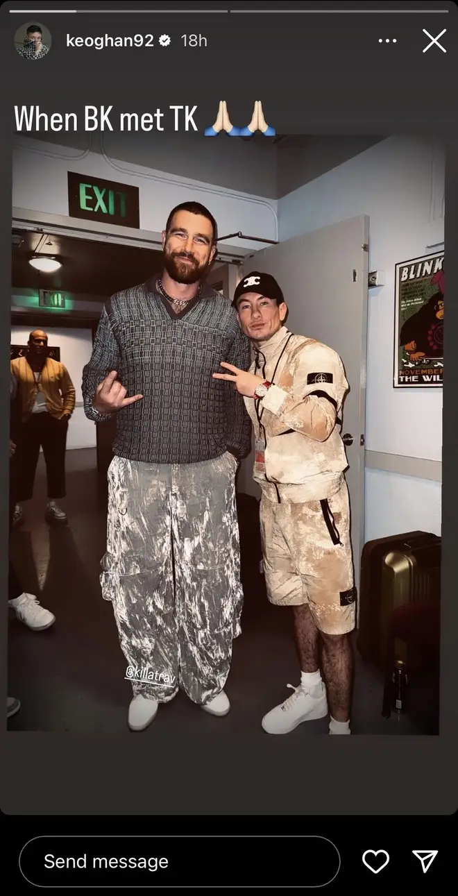 Chronologie complète de la relation entre Barry Keoghan et Sabrina Carpenter 7 Barry Keoghan et Travis Kelce prennent une photo ensemble lors du concert de Justin Timberlake