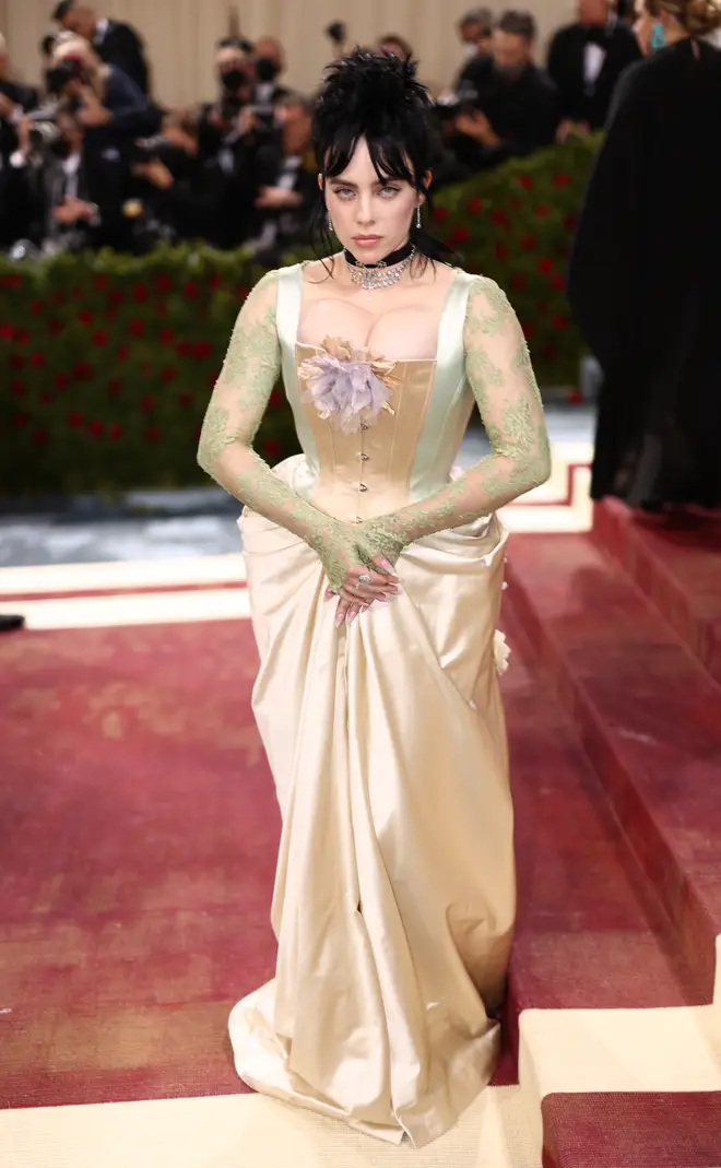 Le Met Gala à couper le souffle de Billie Eilish se déroule au fil des années 5 Billie Eilish au Met Gala 2022