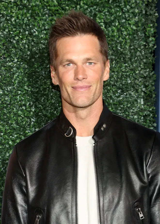 Avec qui Kim Kardashian sort-elle ? 5 Kim Kardashian et Tom Brady sont en proie à des rumeurs de fréquentation