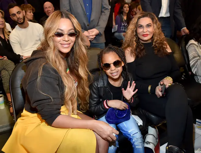 Dossier d'information de Blue Ivy Carter : âge, emploi et films auxquels elle a participé 5 Blue Ivy et sa grand-mère Tina Knowles partagent le même signe astrologique