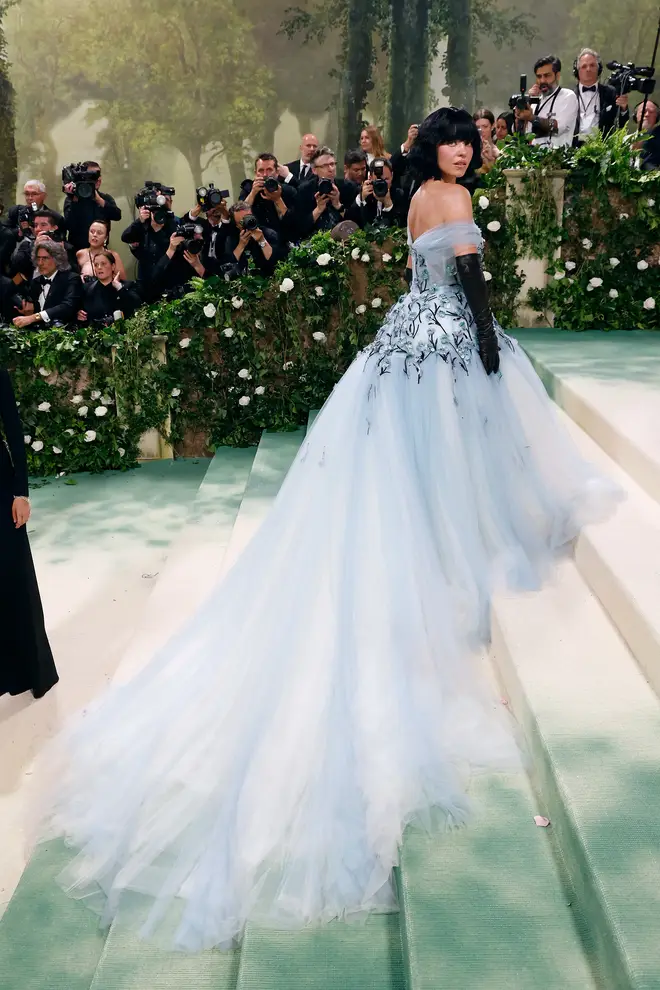 Le look du Met Gala 2024 de Sydney Sweeney incite les fans à dire la même chose 4 Sydney Sweeney à la célébration du Met Gala 2024