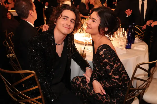 Kylie Jenner est-elle de nouveau enceinte du bébé de Timotheé Chalamet ? 4 Timothée Chalamet et Kylie Jenner aux Golden Globe Awards 2024