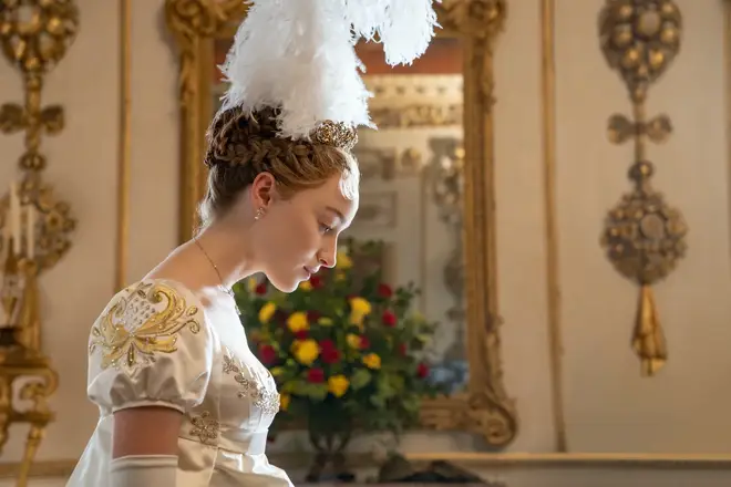 Les costumes de la saison 3 de Bridgerton incluent des significations cachées dans les couleurs 10 La palette de couleurs plus claires de Daphné Bridgerton symbolisait son innocence
