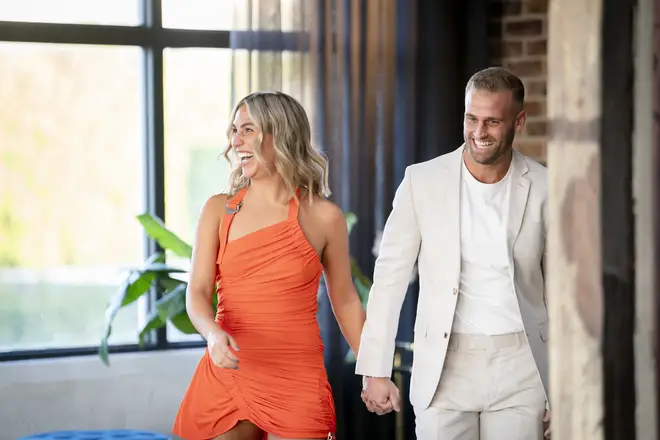 Sara de MAFS Australie affirme qu'elle et Eden ne sont "plus amis" 4 Les experts ont associé Sara Mesa et Tim Calwell sur MAFS Australia 2024