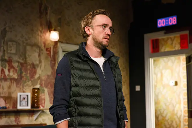 Tom Felton retrouve Jason Isaacs, papa de Harry Potter, dans un moment adorable 4 Tom Felton joue actuellement dans une pièce de théâtre dans le West End