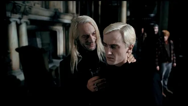 Tom Felton retrouve Jason Isaacs, papa de Harry Potter, dans un moment adorable 6 Jason et Tom ont joué la famille Malfoy dans Harry Potter tout au long des années 2000