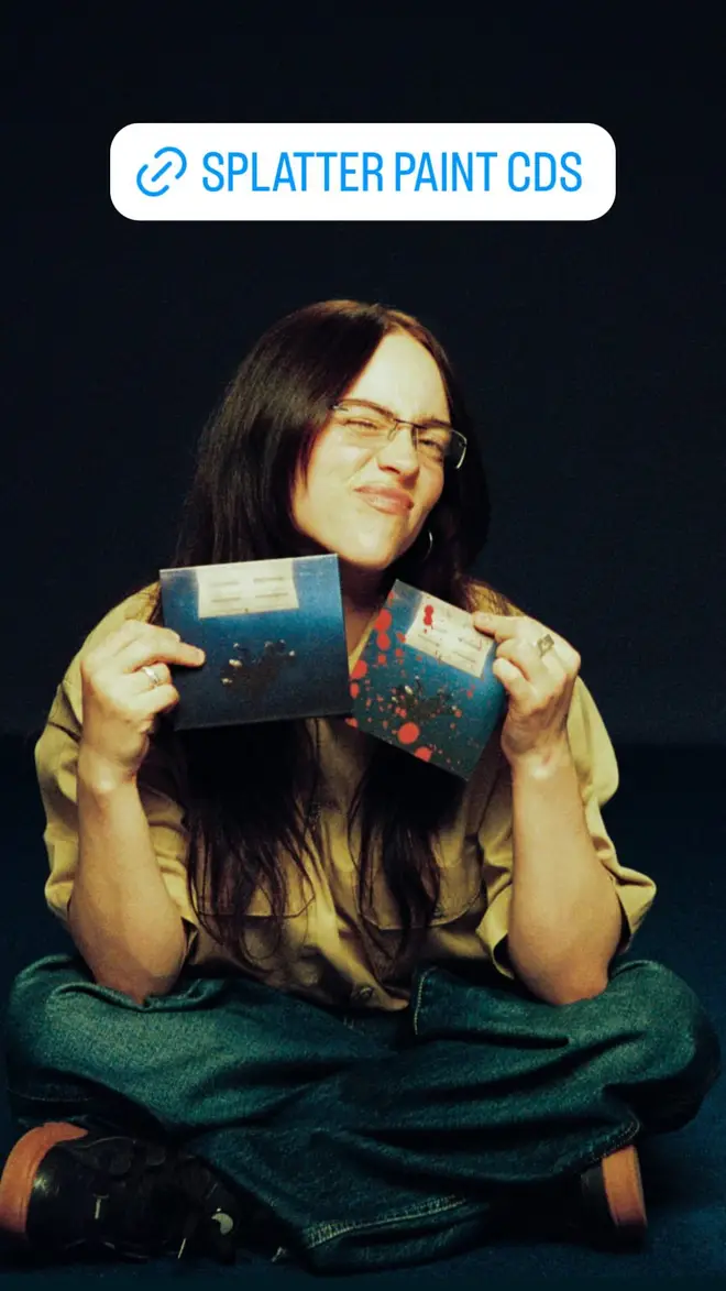 Le nouvel album de Billie Eilish « Hit Me Hard And Soft » est-il un double album ? 5 Billie Eilish a utilisé de la peinture rouge sur ses créations de CD pour son prochain album