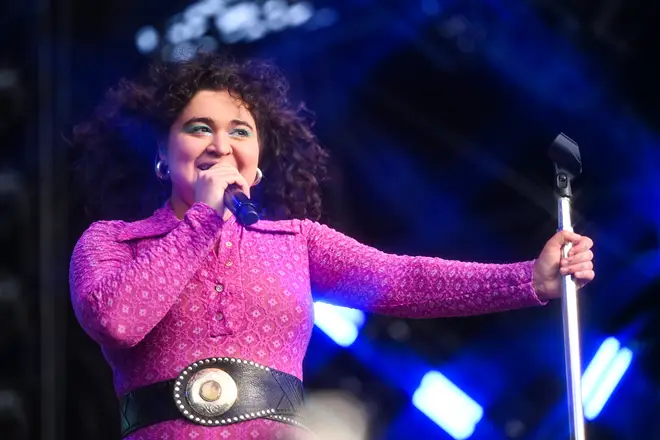 Liste des sets et horaires de la tournée GUTS d'Olivia Rodrigo de Remi Wolf 6 Remi Wolf interprète environ six chansons en première partie