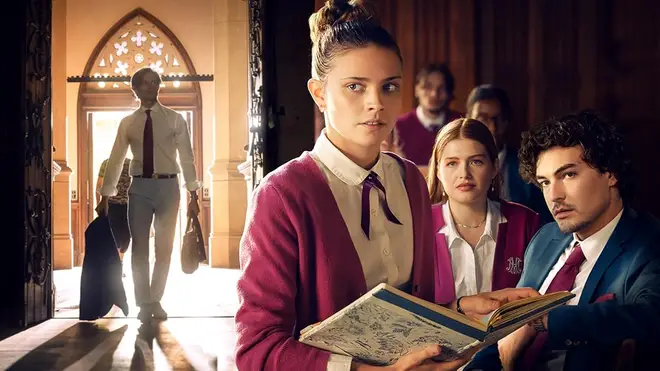 Comment regarder Maxton Hall dans la langue originale avec sous-titres anglais 4 Dans quelle langue est Maxton Hall ? Est-ce doublé ?