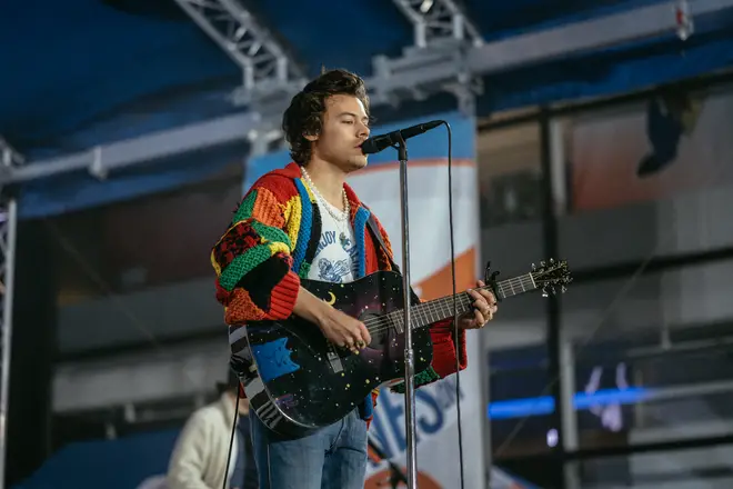 La première tenue de Harry Styles après la rupture fait un clin d'œil à son ex-petite amie Taylor Russell 6 Harry Styles lors d'une répétition pour sa performance dans The Today Show