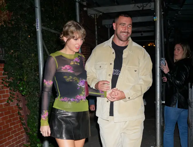 Pourquoi Taylor Swift et Travis Kelce ne se fianceront pas encore 5 Taylor Swift et Travis Kelce se sont rencontrés lorsqu'il les a contactés après avoir assisté à l'un de ses concerts