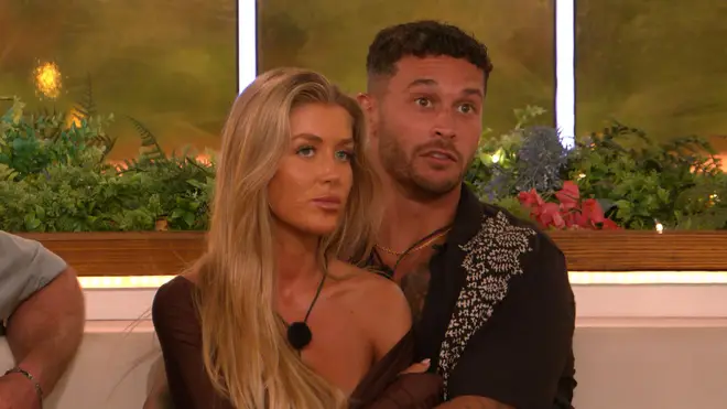 Quels couples Love Island All Stars sont toujours ensemble ? 7 Jess et Callum ont été vus en train de se chamailler lors de la soirée de lancement de BooHoo de l'ex-Molly Smith