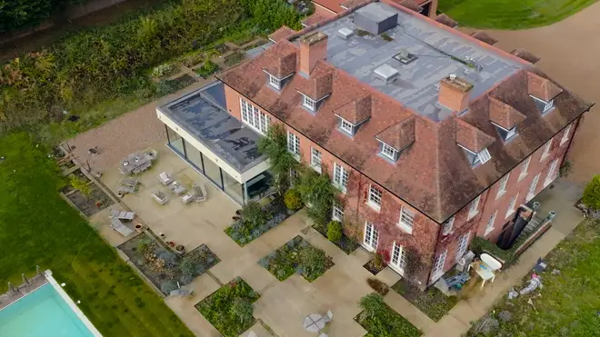 DDRE Global vend des maisons d'une valeur de plusieurs millions de livres sterling